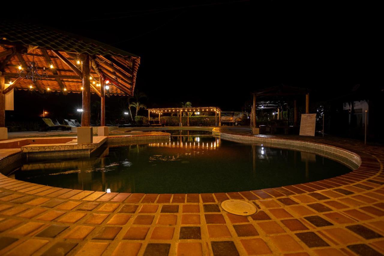 Hotel El Rancho Quepos Bagian luar foto