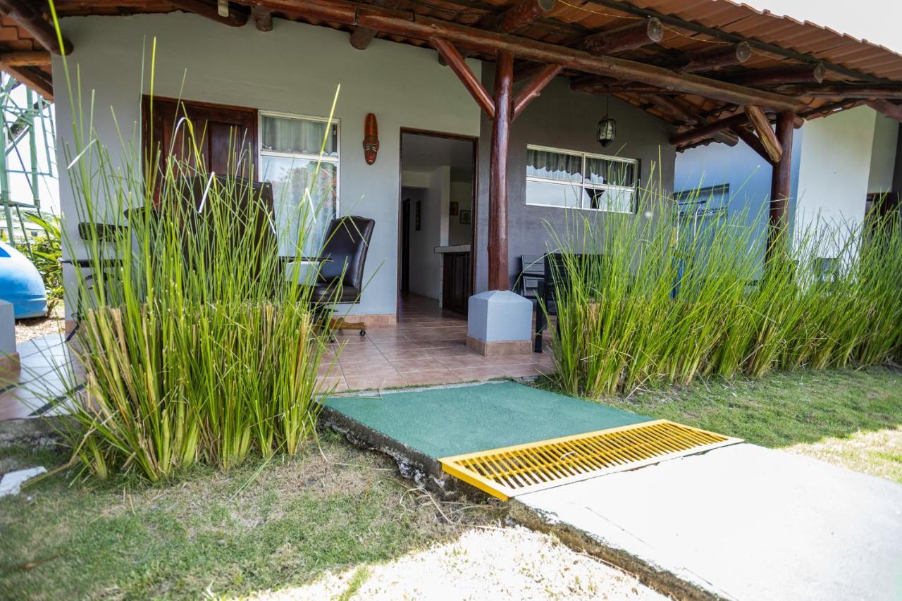 Hotel El Rancho Quepos Bagian luar foto